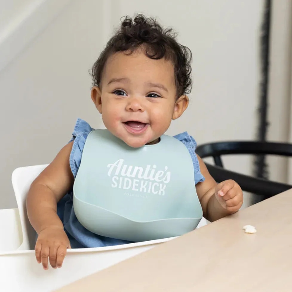 Bella Tunno Wonder Bib: Auntie's Sidekick