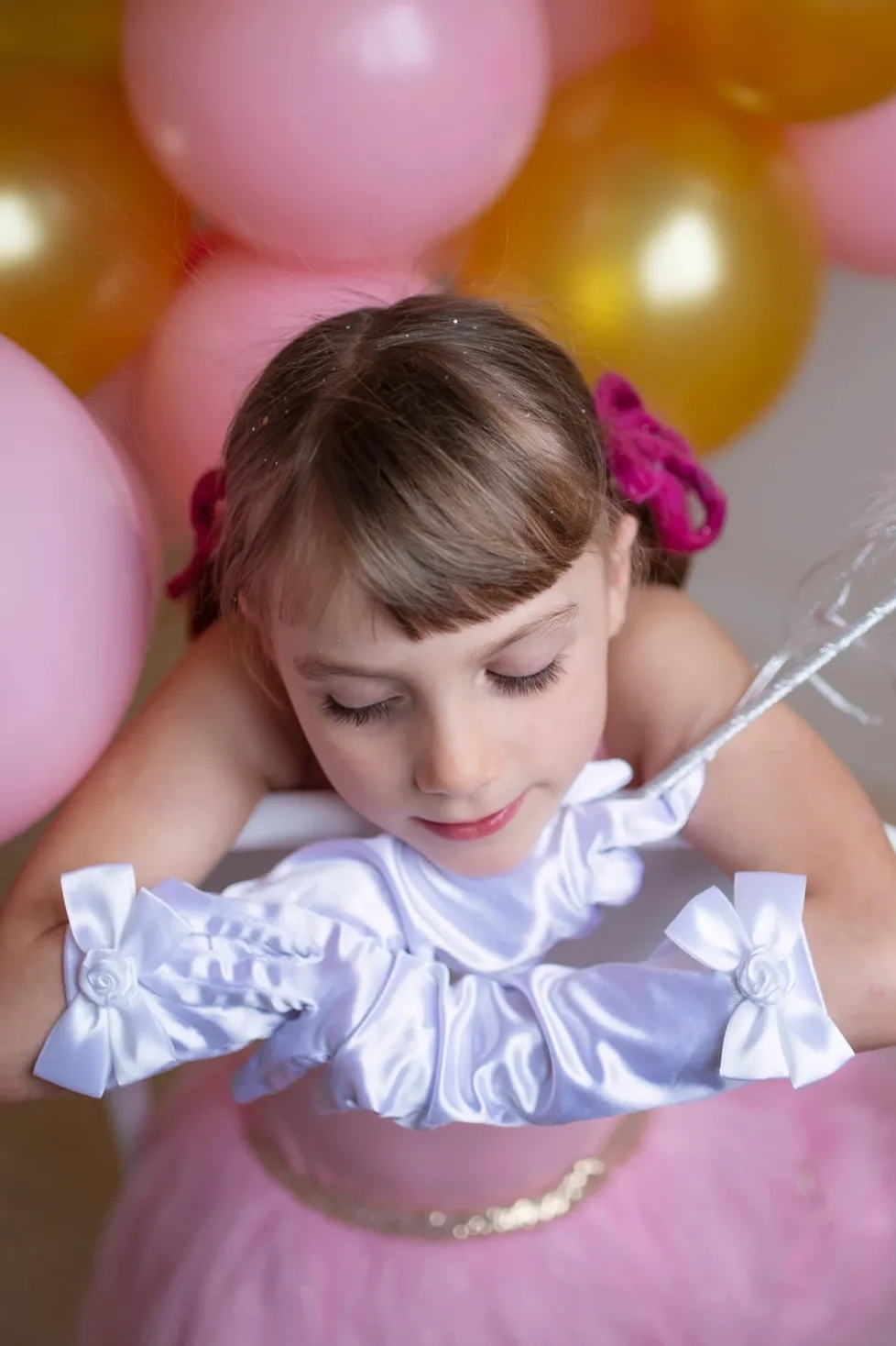 Great Pretenders Storybook Princess Gloves: White