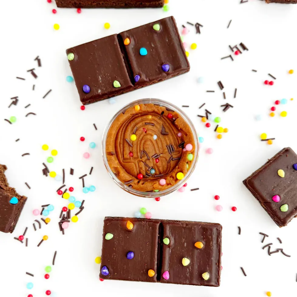 Earth Grown KidDough: 4oz Cup - Sprinkle Brownie