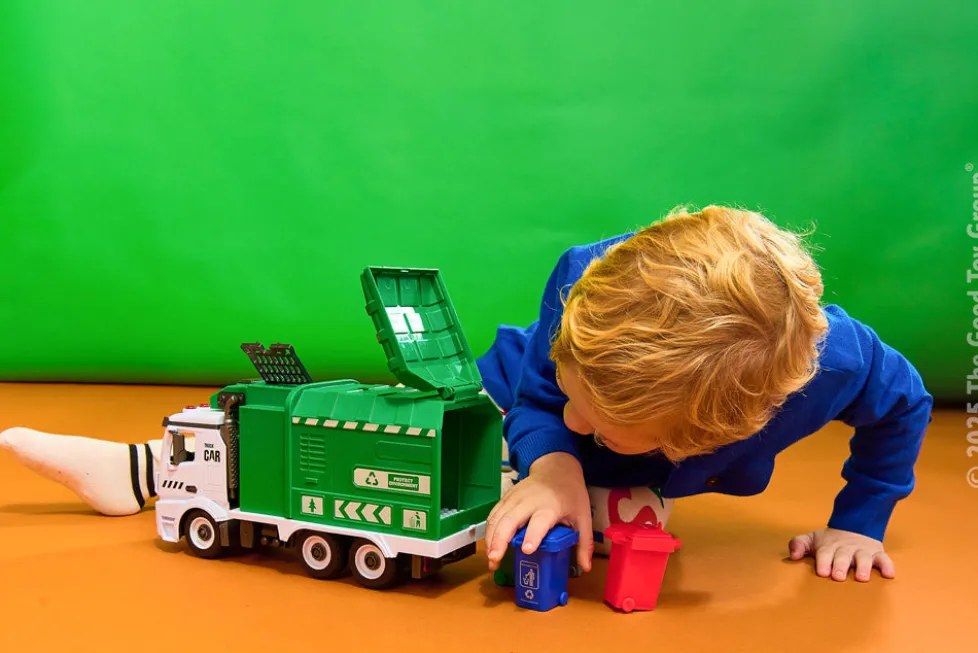 Thin Air Brands Garbage Recycling Truck