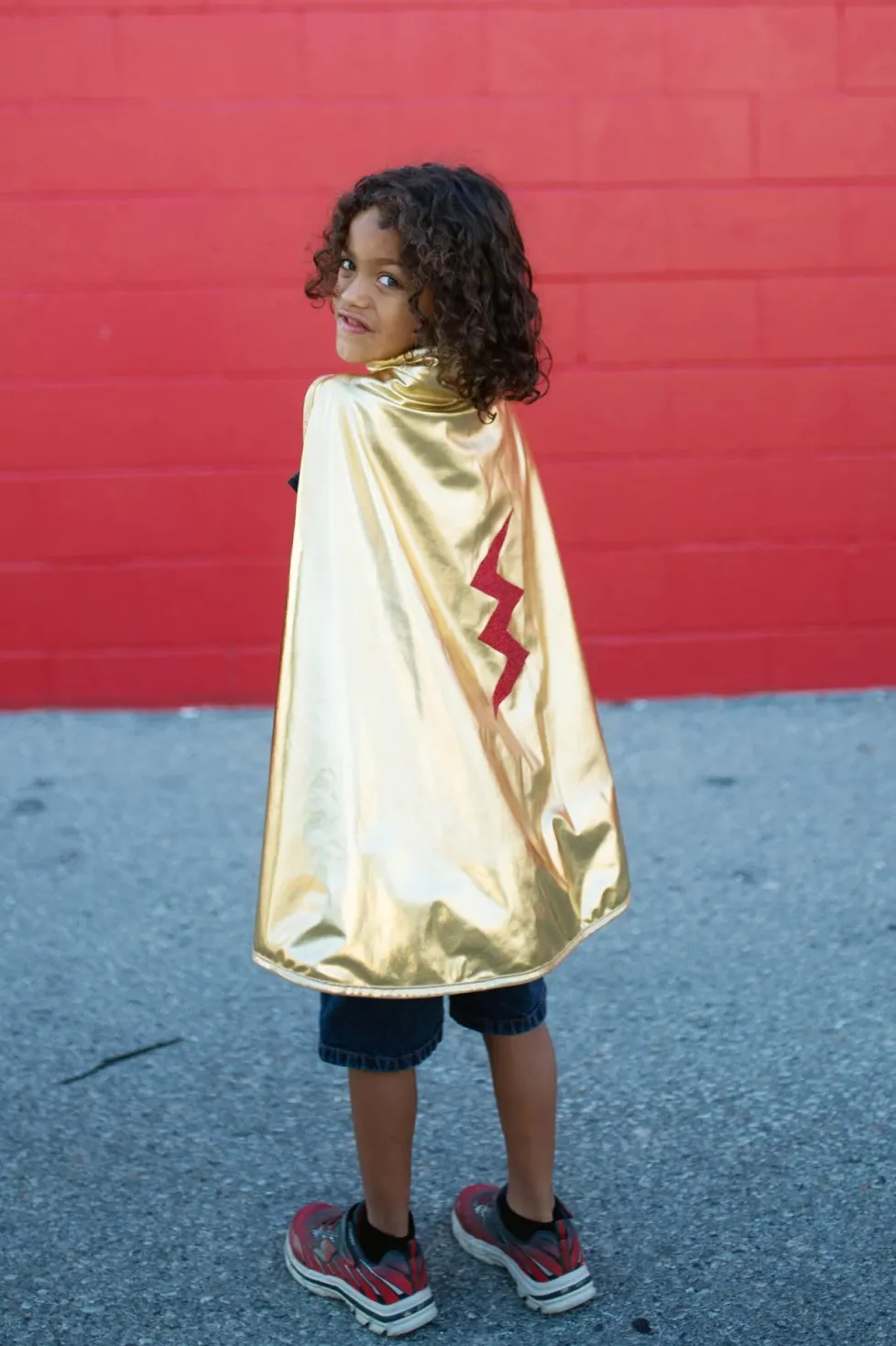 Great Pretenders Gold and Red Reversible Wonder Cape Size 5/6