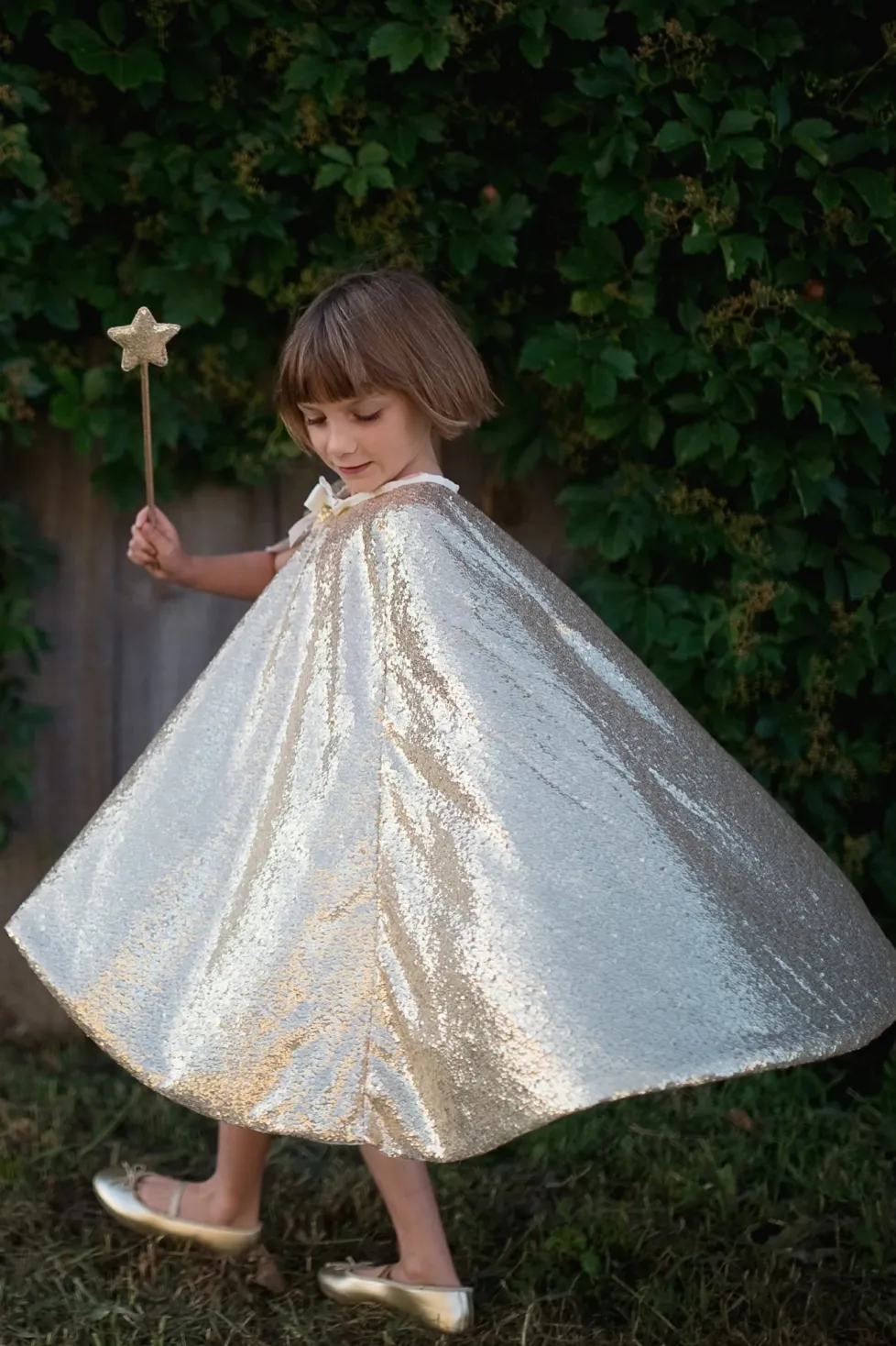 Great Pretenders Gracious Gold Sequin Cape 5/6